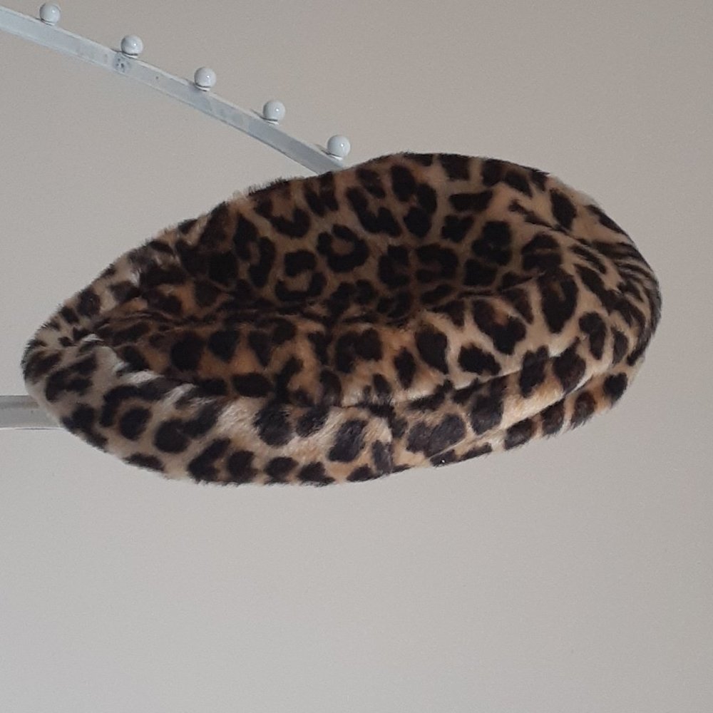 Vintage leopard print beret